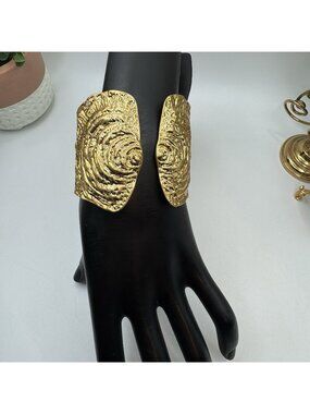 Zara 3D Grooved Shell Chunky 2.25" Gold Cuff Bracelet Beach Resort SS25